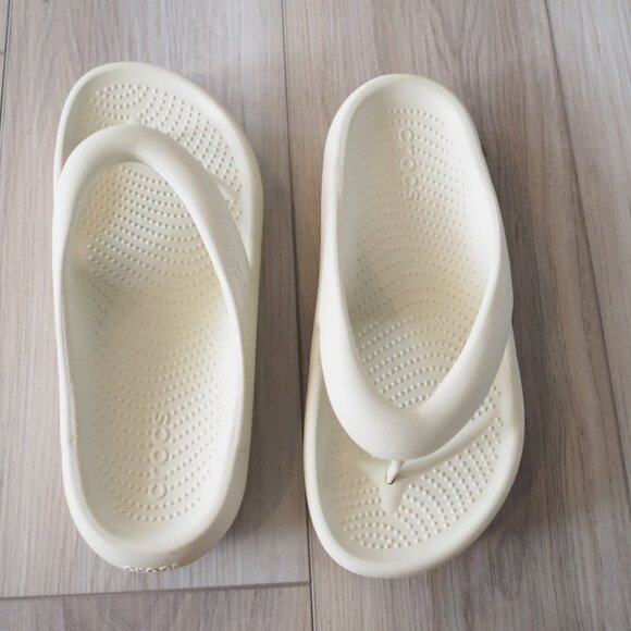 Crocs Mellow Recovery Flip Flops Cream Stucco Size Unisex W 10 M 8 - Picture 9 of 11